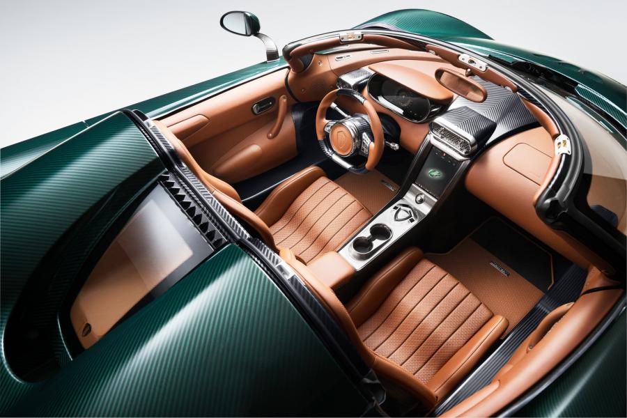 Интерьер Koenigsegg Regera (7129) 2017 года  (фото 3 из 3)